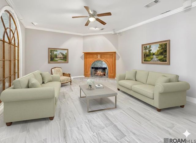 20359 Lynda Drive, Springfield, LA 70462