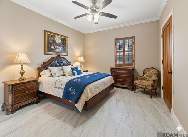 20359 Lynda Drive, Springfield, LA 70462