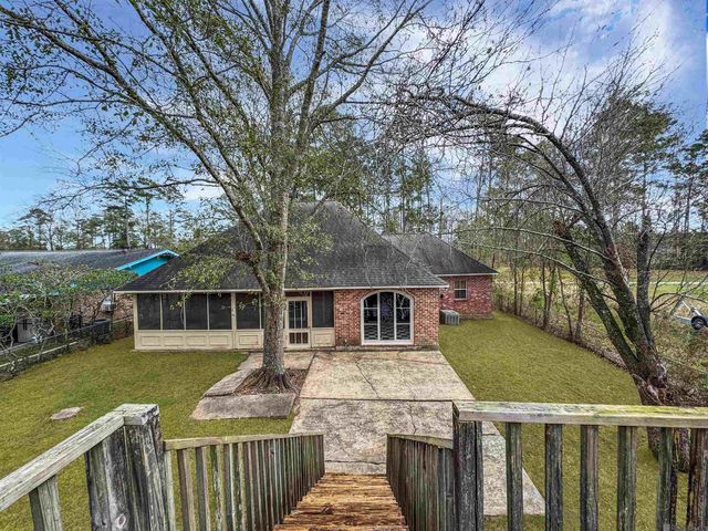 20359 Lynda Drive, Springfield, LA 70462