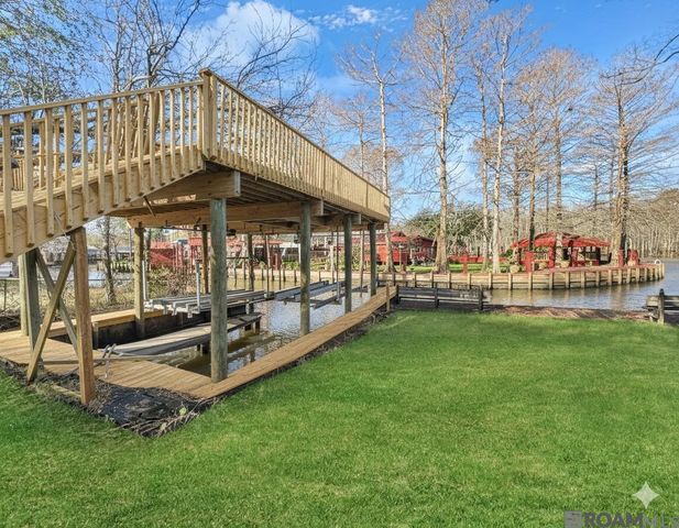 20359 Lynda Drive, Springfield, LA 70462