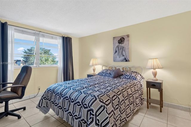2900 NW 47th Terrace 405B, Lauderdale Lakes, FL 33313