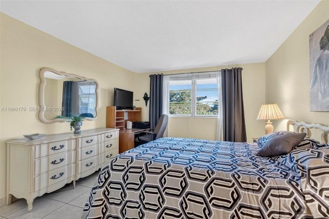 2900 NW 47th Terrace 405B, Lauderdale Lakes, FL 33313