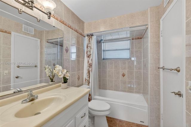 2900 NW 47th Terrace 405B, Lauderdale Lakes, FL 33313