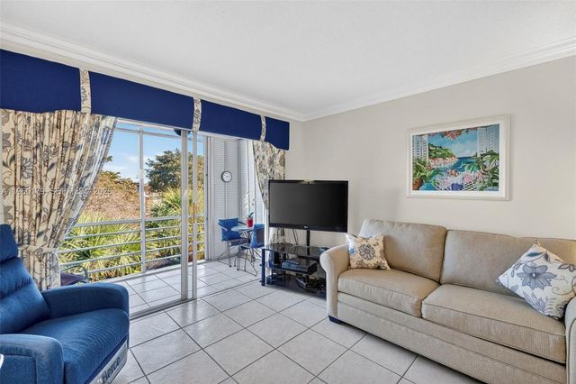 2900 NW 47th Terrace 405B, Lauderdale Lakes, FL 33313