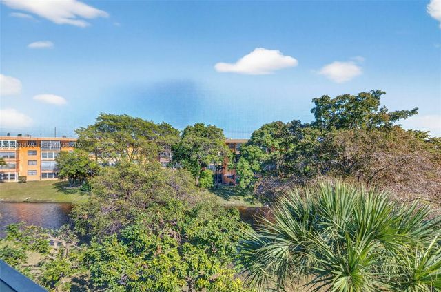 2900 NW 47th Terrace 405B, Lauderdale Lakes, FL 33313
