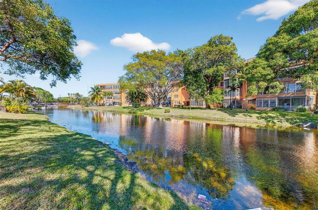 2900 NW 47th Terrace 405B, Lauderdale Lakes, FL 33313