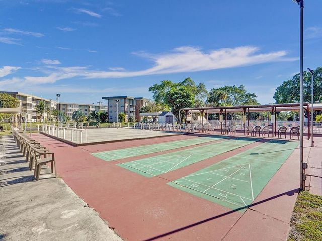 2900 NW 47th Terrace 405B, Lauderdale Lakes, FL 33313