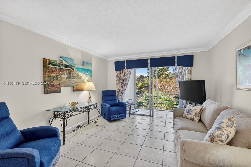 2900 NW 47th Terrace 405B, Lauderdale Lakes, FL 33313