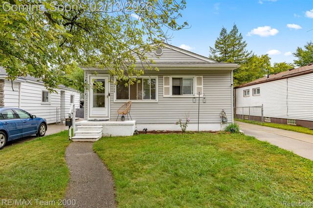 4940 Mayfair Street, Dearborn Heights, MI 48125