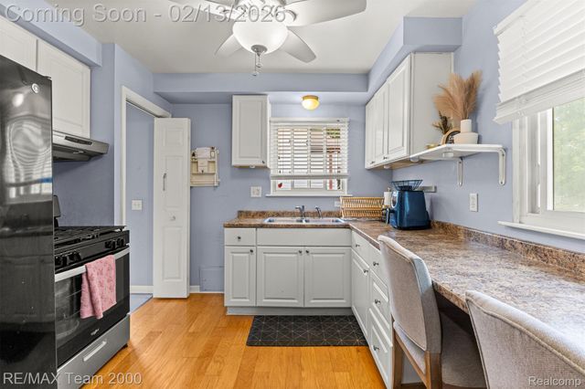 4940 Mayfair Street, Dearborn Heights, MI 48125