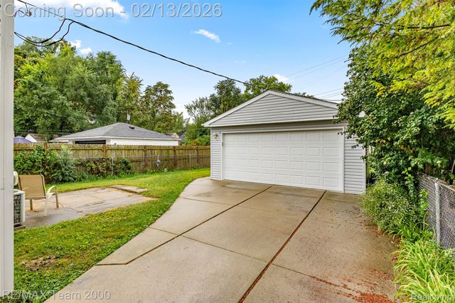 4940 Mayfair Street, Dearborn Heights, MI 48125