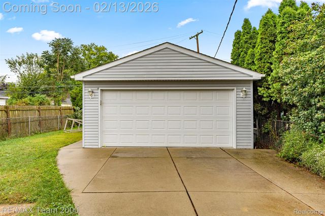 4940 Mayfair Street, Dearborn Heights, MI 48125