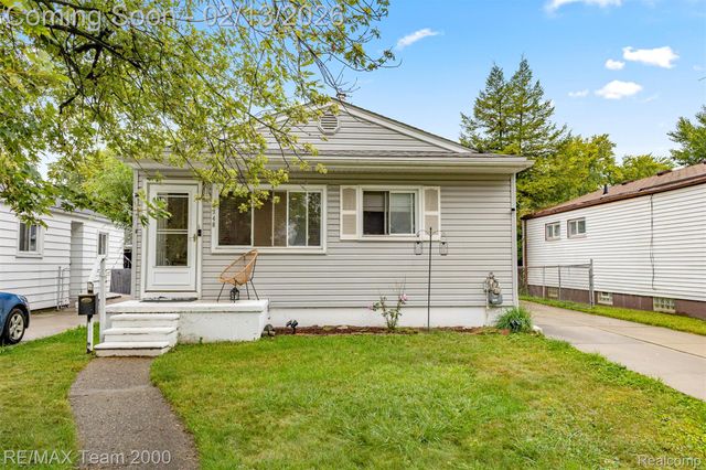 4940 Mayfair Street, Dearborn Heights, MI 48125