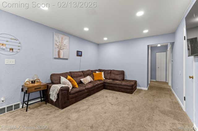 4940 Mayfair Street, Dearborn Heights, MI 48125