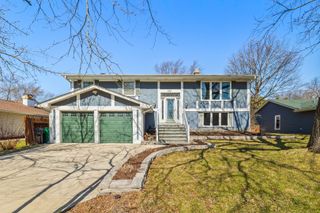 251 Hawthorne Drive, Bloomingdale, IL 60108