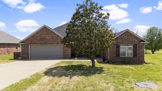 1704 Estates Drive, Grove, OK 74344