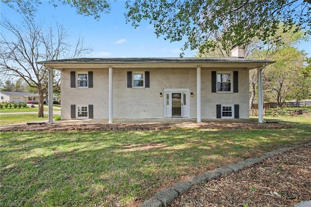 8140 Vance Road, Kernersville, NC 27284