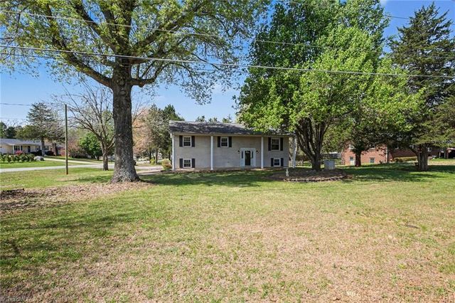 8140 Vance Road, Kernersville, NC 27284