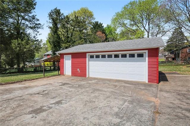 8140 Vance Road, Kernersville, NC 27284