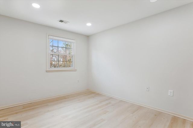 4904 CHANTICLEER AVE, Annandale, VA 22003