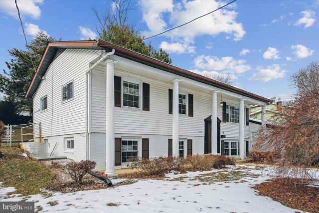 4904 CHANTICLEER AVE, Annandale, VA 22003