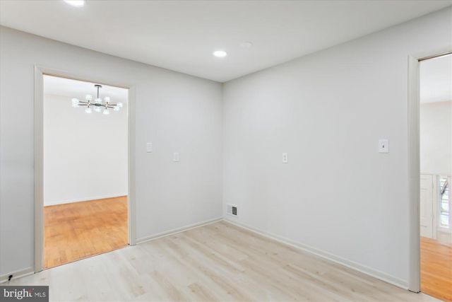 4904 CHANTICLEER AVE, Annandale, VA 22003