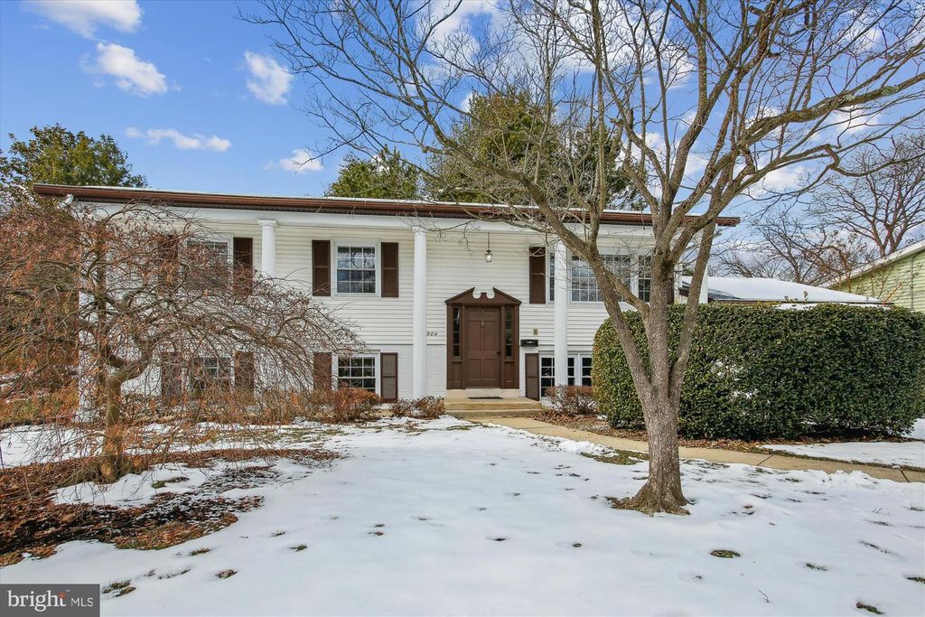 4904 CHANTICLEER AVE, Annandale, VA 22003