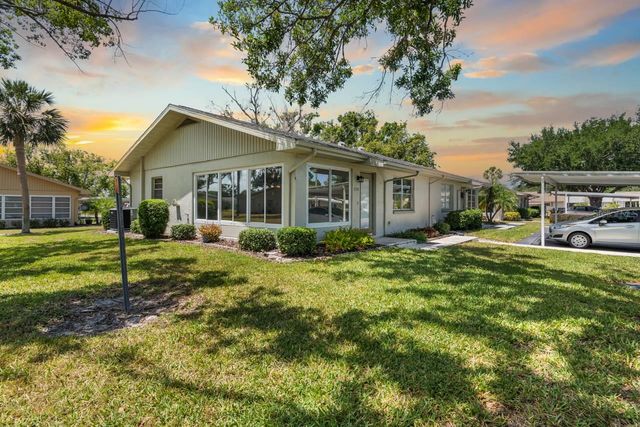 330 GLOUCESTER BOULEVARD, Sun City Center, FL 33573