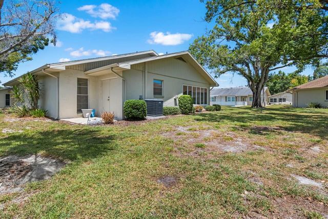 330 GLOUCESTER BOULEVARD, Sun City Center, FL 33573
