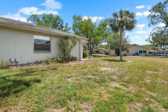 330 GLOUCESTER BOULEVARD, Sun City Center, FL 33573