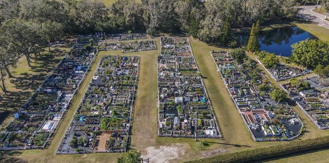 330 GLOUCESTER BOULEVARD, Sun City Center, FL 33573