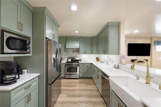 240 E Barclay, Long Beach, CA 90805