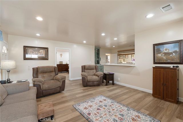 240 E Barclay, Long Beach, CA 90805
