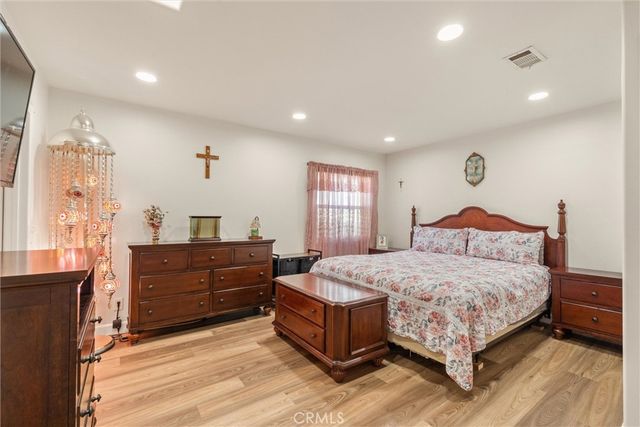 240 E Barclay, Long Beach, CA 90805