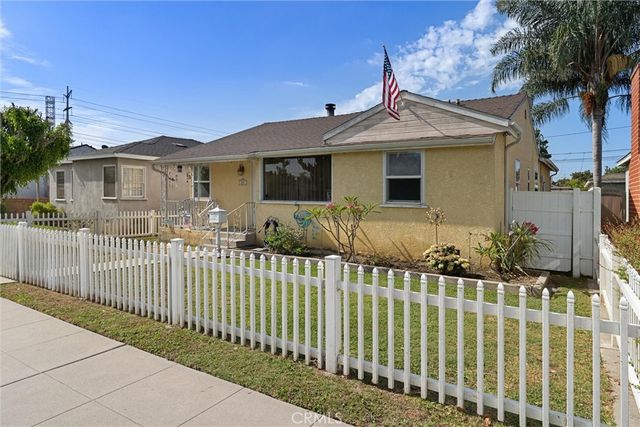 240 E Barclay, Long Beach, CA 90805