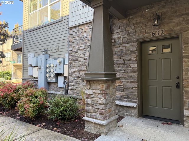 632 Ne GARSWOOD Ln, Beaverton, OR 97006
