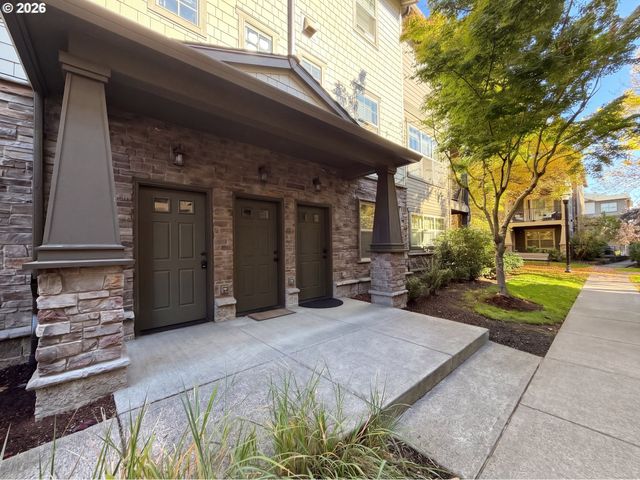 632 Ne GARSWOOD Ln, Beaverton, OR 97006