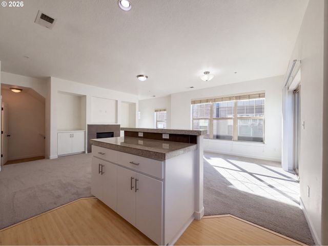 632 Ne GARSWOOD Ln, Beaverton, OR 97006