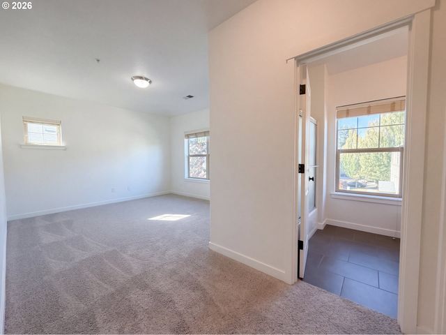 632 Ne GARSWOOD Ln, Beaverton, OR 97006