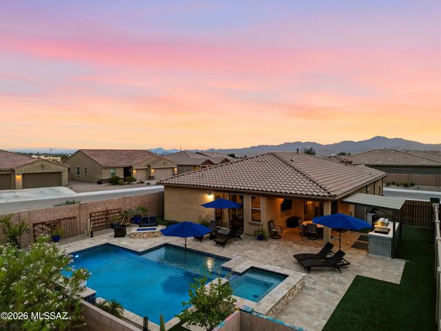 5810 W Indian Shadow Drive, Tucson, AZ 85742