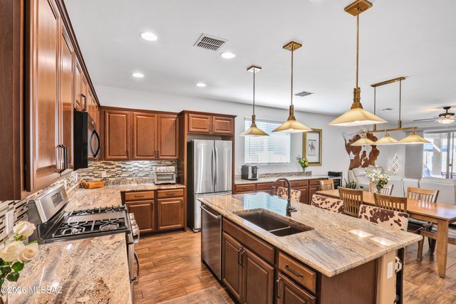 5810 W Indian Shadow Drive, Tucson, AZ 85742