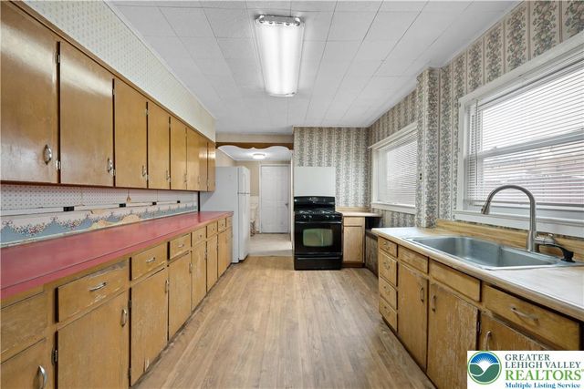 37 South 12th Street, Easton, PA 18042