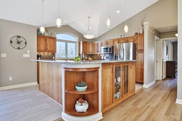 1309 Lone Pine Drive SW, Rochester, MN 55902