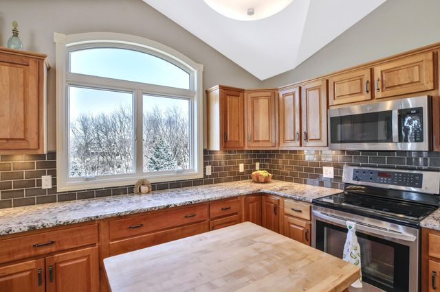 1309 Lone Pine Drive SW, Rochester, MN 55902