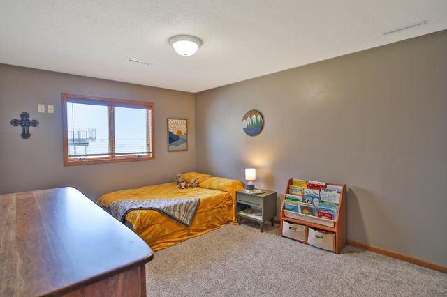 1309 Lone Pine Drive SW, Rochester, MN 55902