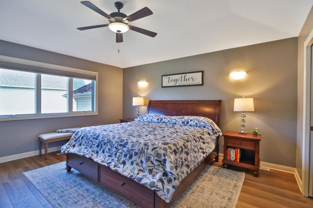 1309 Lone Pine Drive SW, Rochester, MN 55902