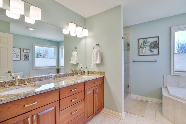 1309 Lone Pine Drive SW, Rochester, MN 55902