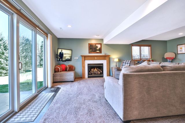 1309 Lone Pine Drive SW, Rochester, MN 55902