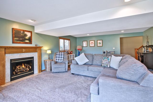 1309 Lone Pine Drive SW, Rochester, MN 55902