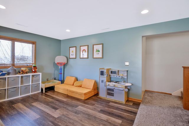 1309 Lone Pine Drive SW, Rochester, MN 55902